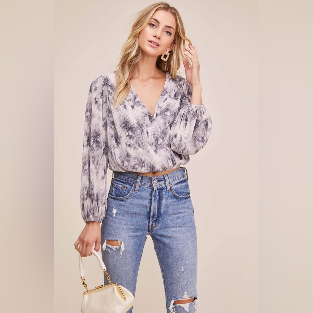 Astr the Label Pleated Surplice Split Top